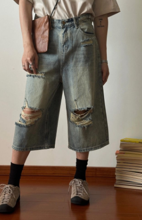 Fashionable Distressed Washed Jeans for Men